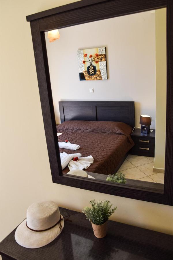 Roumpini Homes Agia Marina Esterno foto