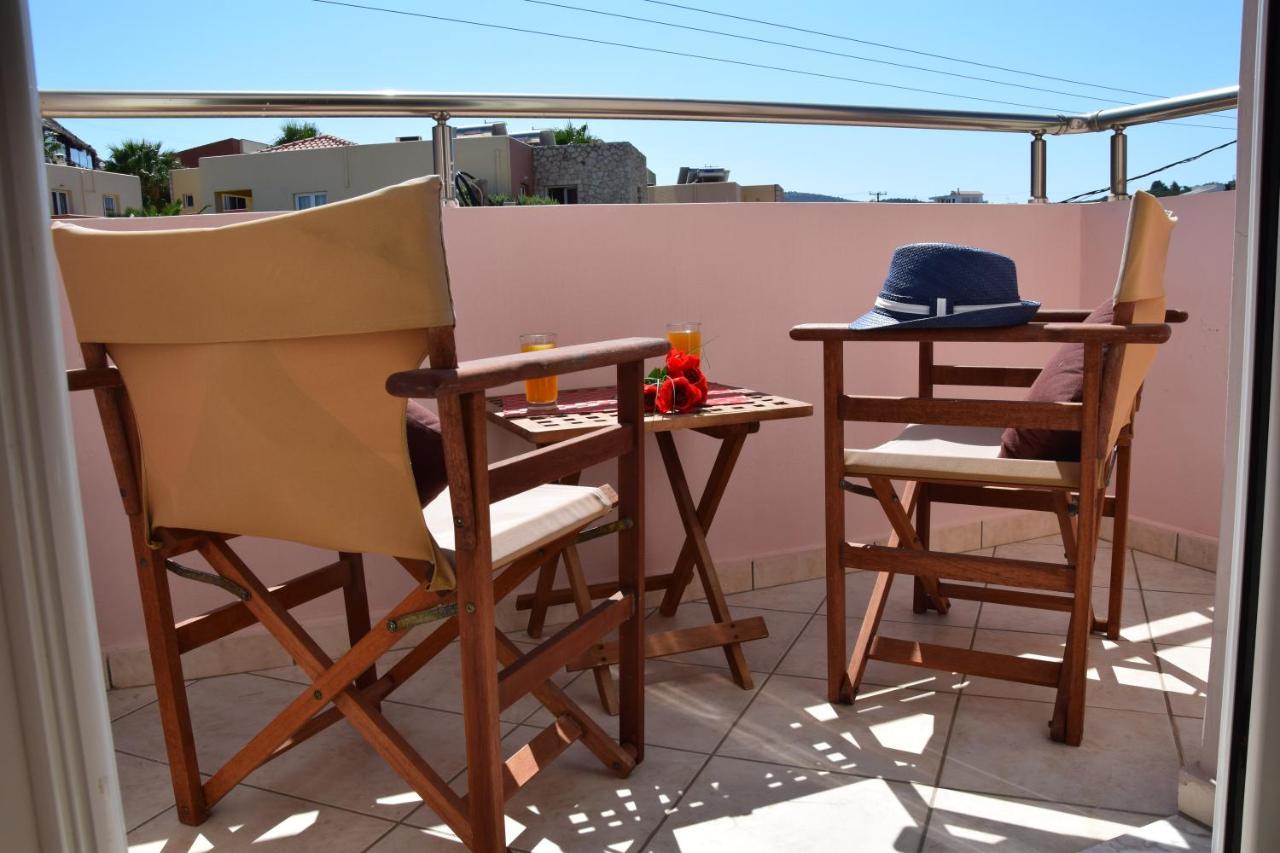 Roumpini Homes Agia Marina Esterno foto
