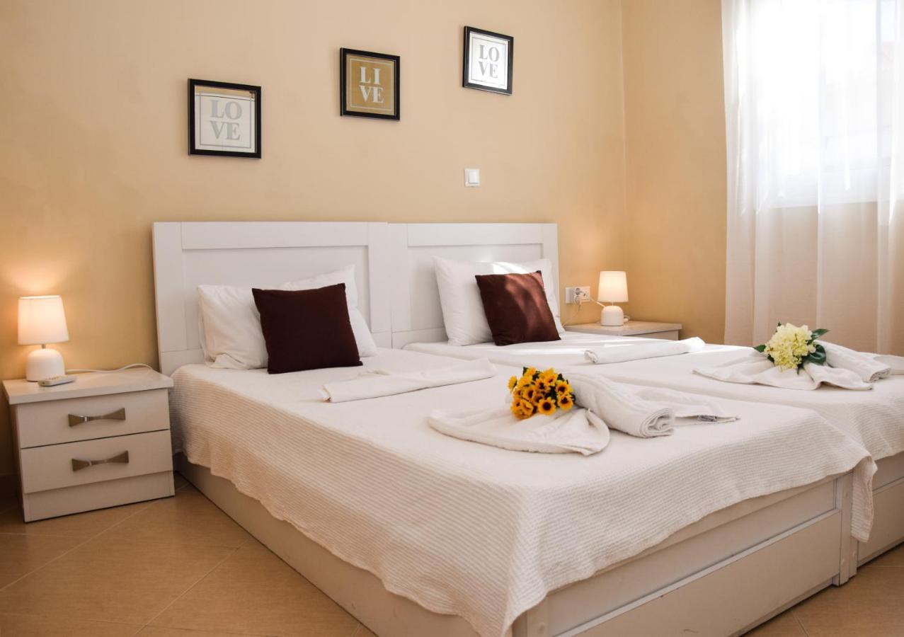 Roumpini Homes Agia Marina Esterno foto
