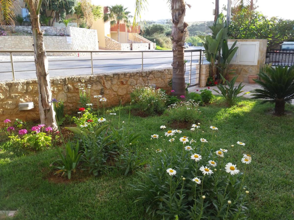 Roumpini Homes Agia Marina Esterno foto