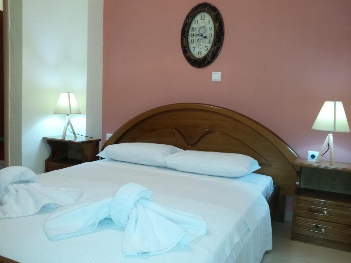 Roumpini Homes Agia Marina Esterno foto